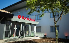 Ramada London South Mimms 4*