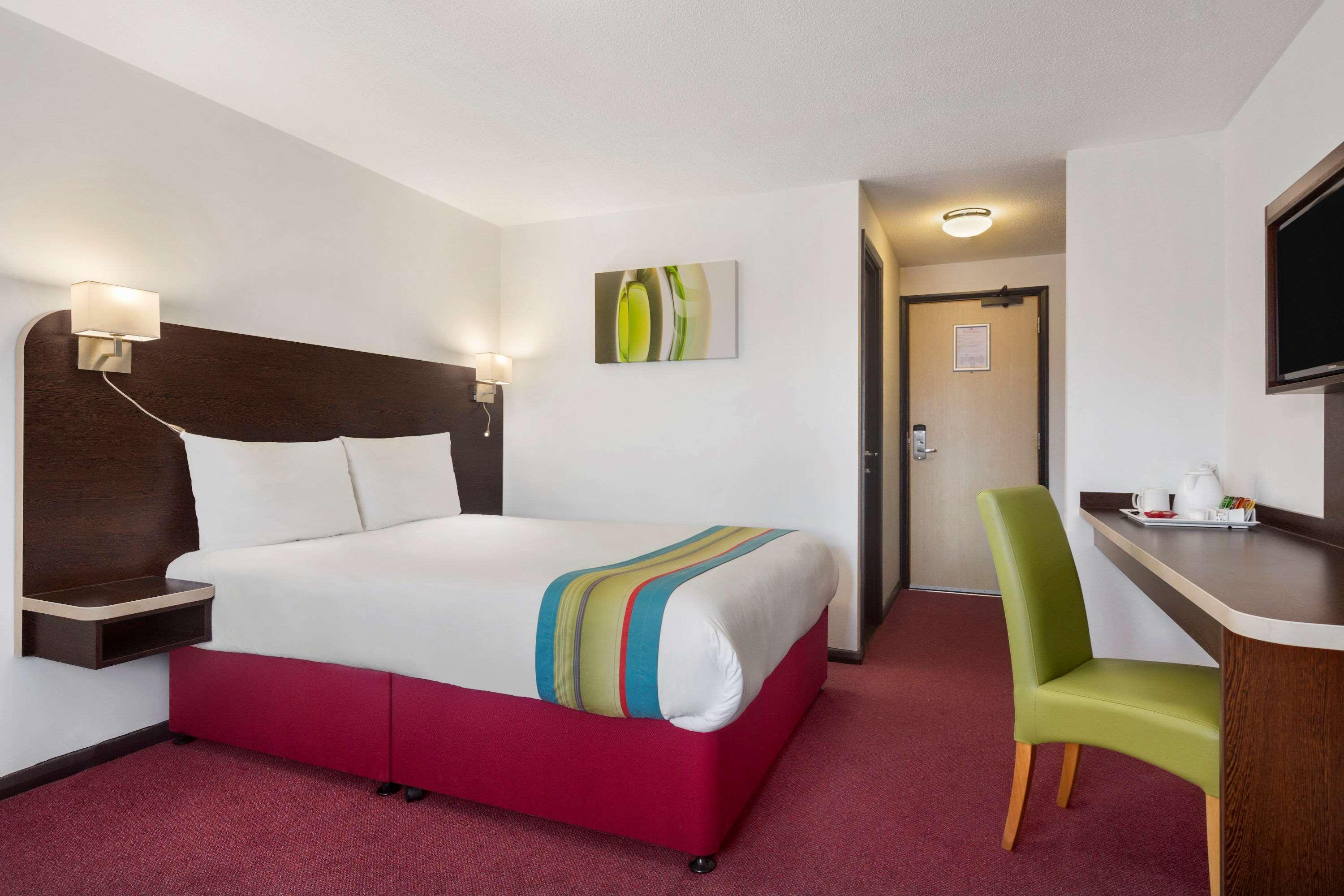 Ramada London South Mimms Hotel Potters Bar Room photo