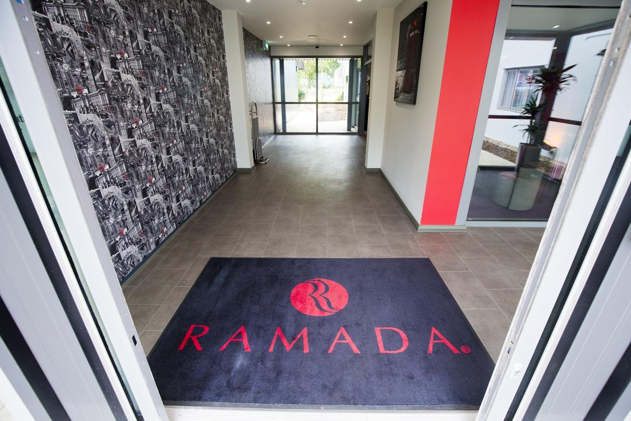 Ramada London South Mimms Hotel Potters Bar Exterior photo